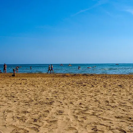 Enjoy The Sea From Our Relaxing Flat * بيبيوني