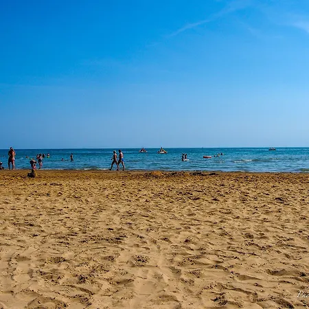 Enjoy The Sea From Our Relaxing Flat *